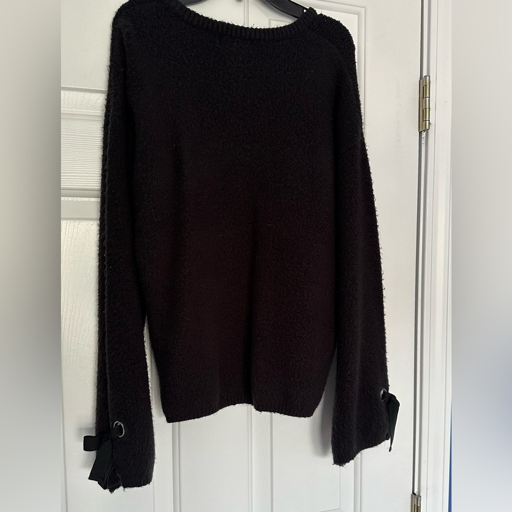 black sweater - Picture 3 of 5